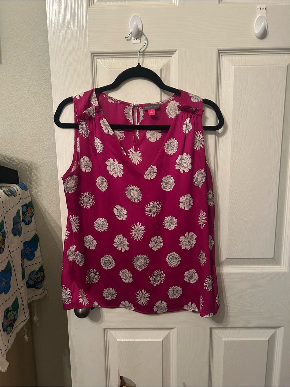 Vince Camuto Fuchsia Floral Sleeveless V-Neck Tank